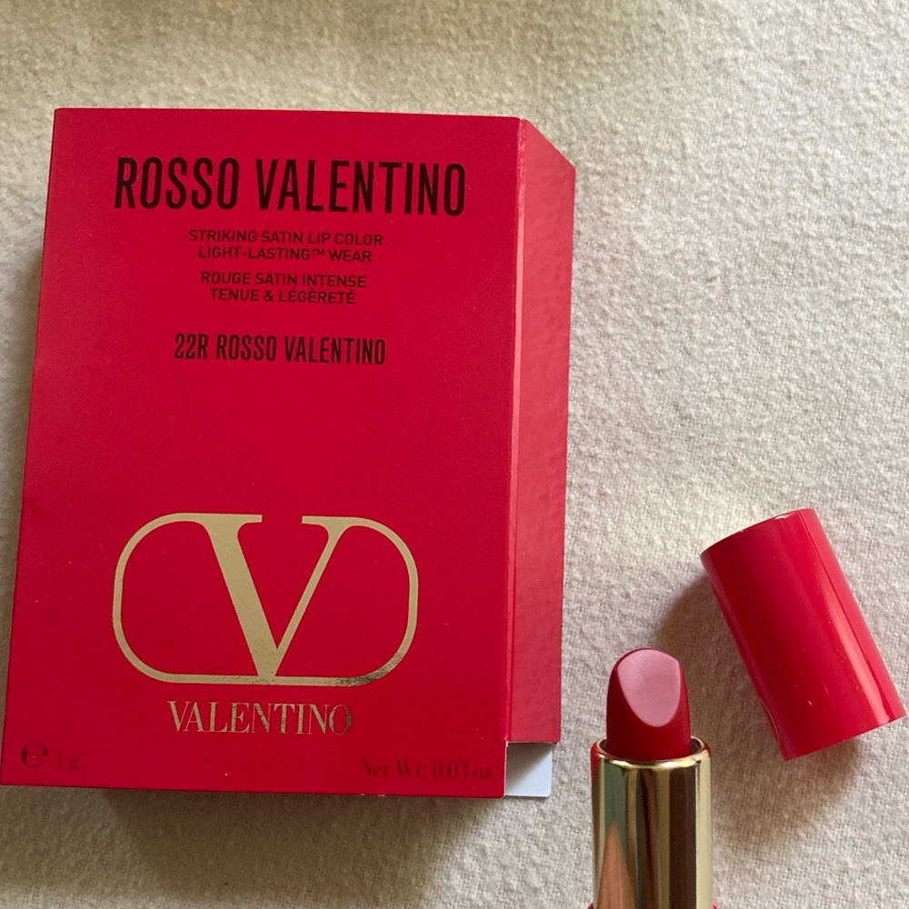Rosso Valentino Red Lipstick Deluxe Sample Mini Shade 22R in Satin - Picture 9 of 13